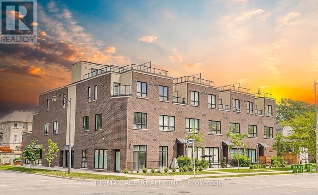 property at 3686-3686 St Clair Ave E