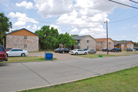 210 Renfro St in Grand Prairie, TX - Building Photo - Building Photo