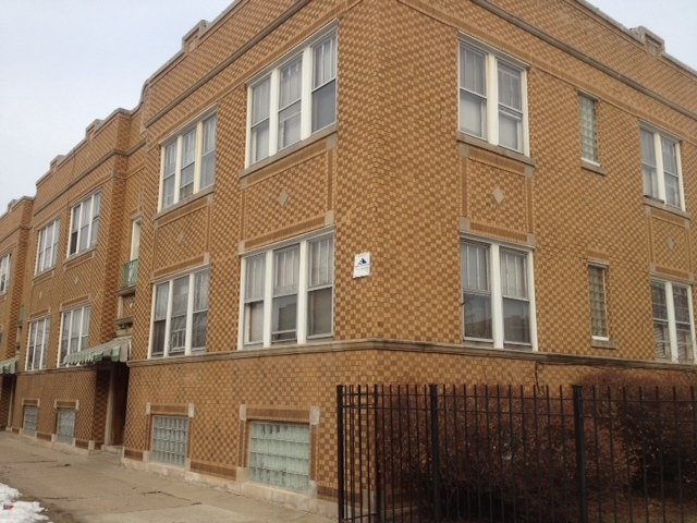 2535 N Lockwood Ave in Chicago, IL - Building Photo