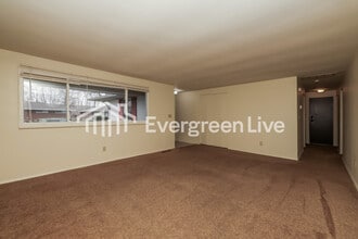 7972 Blackshear Dr in Dayton, OH - Building Photo - Building Photo