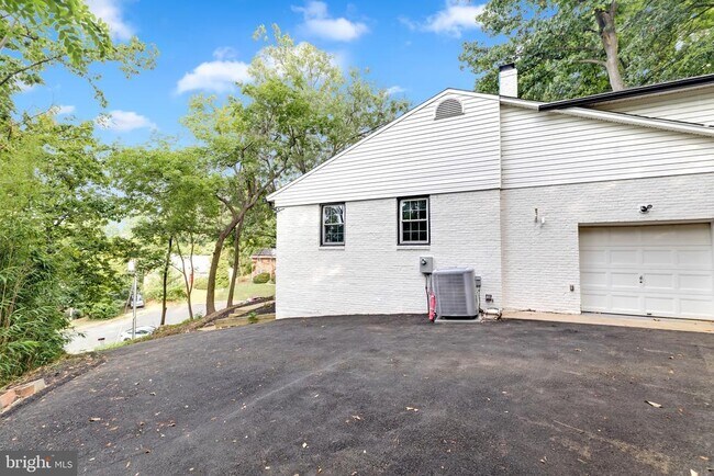 3009 S Hill St in Arlington, VA - Building Photo - Building Photo