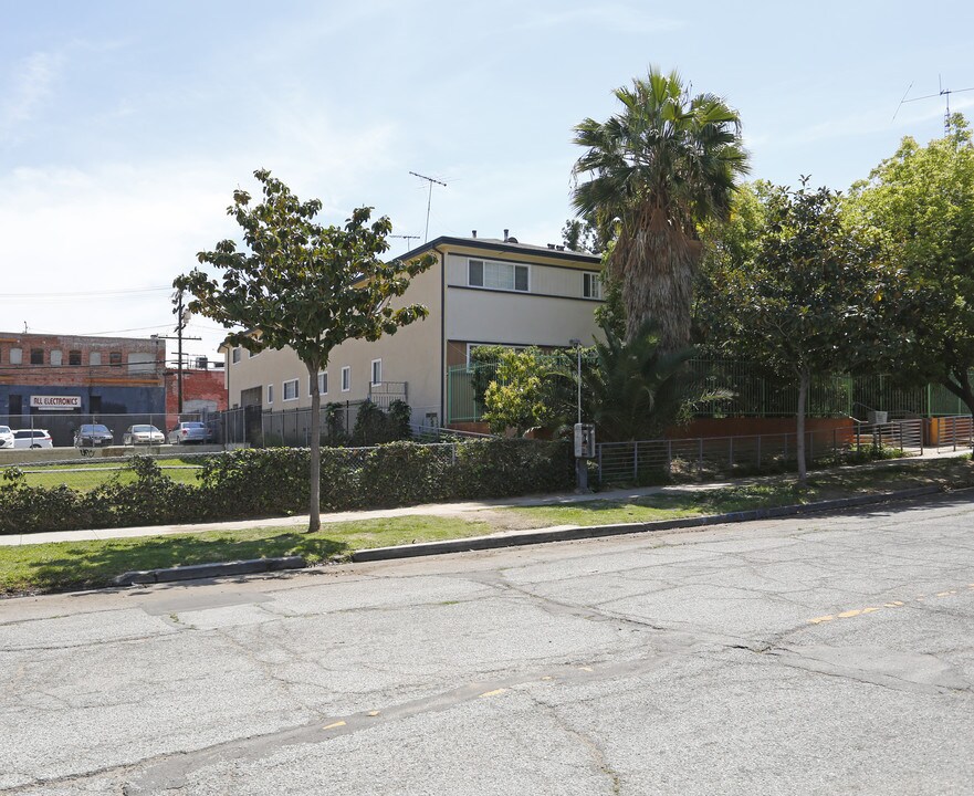 908 S New Hampshire Ave in Los Angeles, CA - Foto de edificio