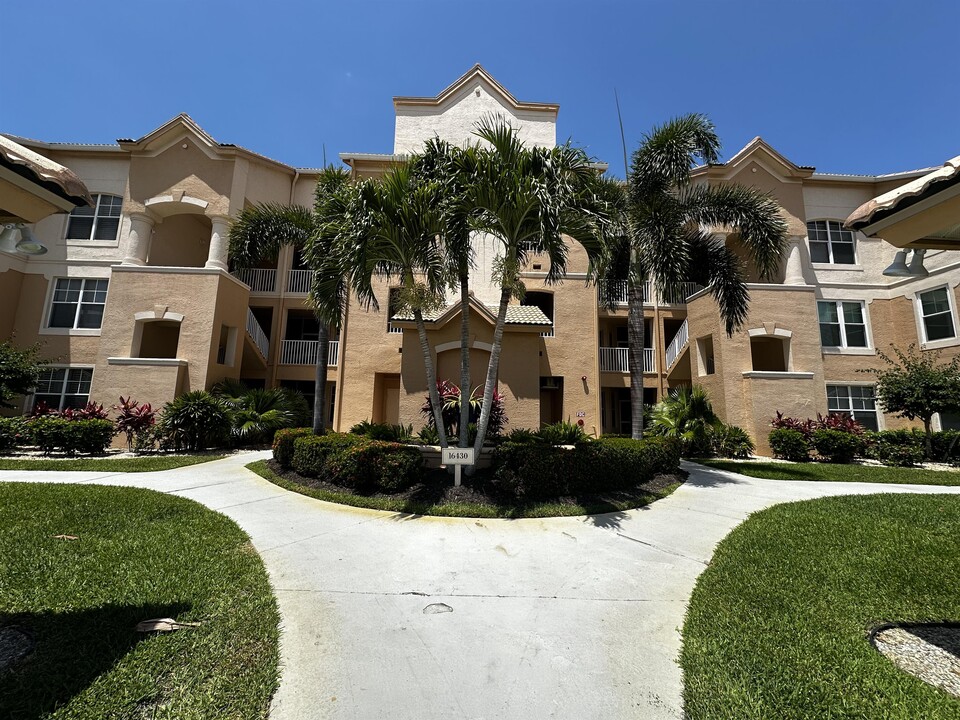 16430 Millstone Cir in Ft. Myers, FL - Building Photo