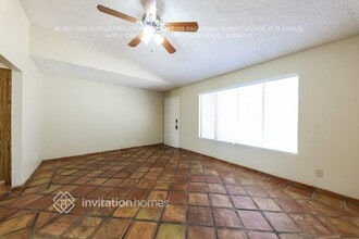 11010 W Calle del Sol in Phoenix, AZ - Foto de edificio - Building Photo