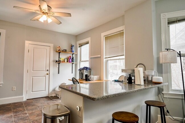 93A Hillside St, Unit 3 in Boston, MA - Building Photo - Building Photo