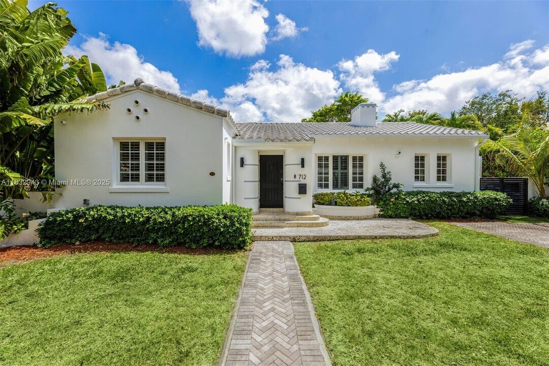 712 NE 72nd St in Miami, FL - Building Photo