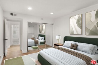1010 Hammond St in West Hollywood, CA - Building Photo - Building Photo
