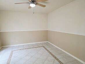 10306 Jockey Club Dr in Houston, TX - Building Photo - Building Photo