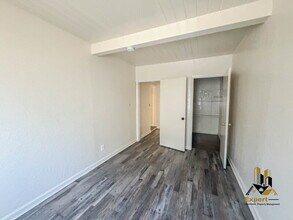 689 Santiago Ave in Sacramento, CA - Foto de edificio - Building Photo