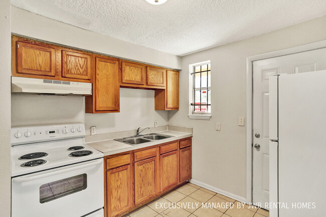 1580 W 19th St-Unit -2 in Jacksonville, FL - Building Photo - Building Photo