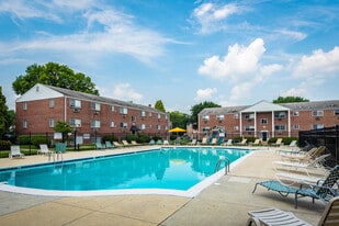 Sweetbriar Apartments in Lancaster, PA - Building Photo