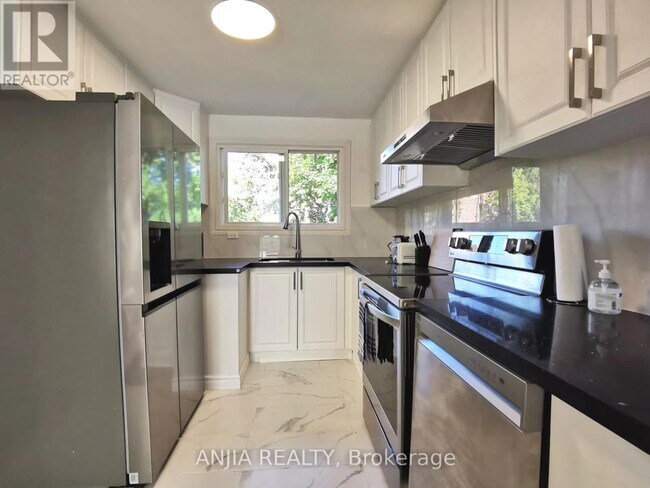 property at 442 Bonita Crescent