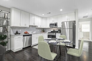 Mountain Way Estates in Morris Plains, NJ - Building Photo