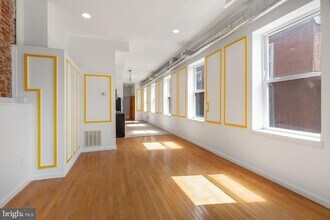 1704 W Girard Ave in Philadelphia, PA - Building Photo - Building Photo