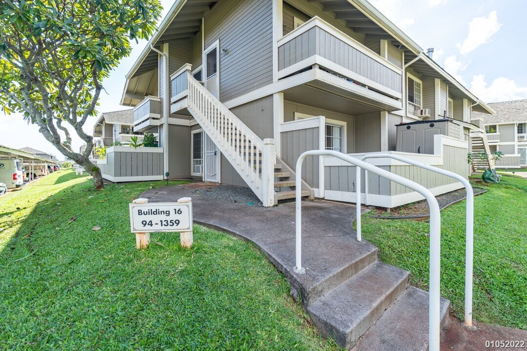 94-1359-1359 Kulewa Loop in Waipahu, HI - Building Photo