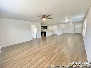 2427 Rainbow Basin in Converse, TX - Building Photo - Building Photo