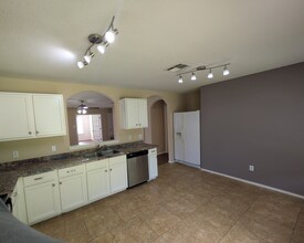 133 Carolyns Way in Buda, TX - Foto de edificio - Building Photo