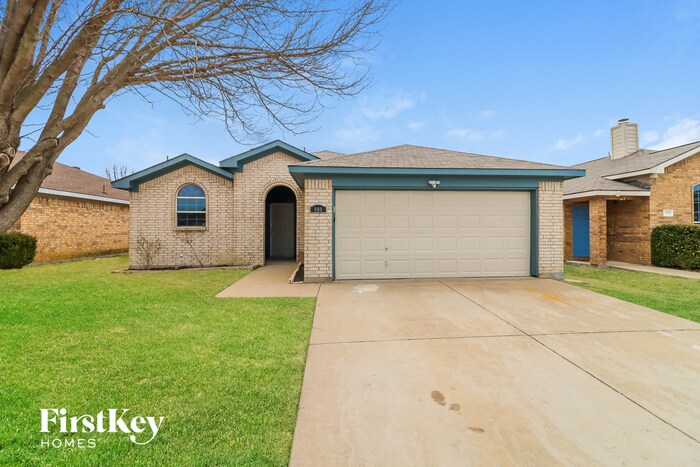 900 Buffalo Springs Dr in Fort Worth, TX - Building Photo