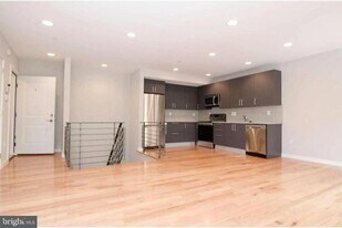 1819 Ginnodo St in Philadelphia, PA - Building Photo