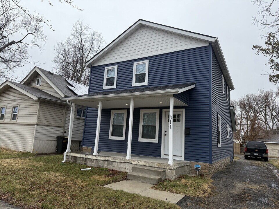 311 E Muir Ave in Hazel Park, MI - Building Photo