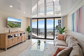 3610 S Ocean Blvd in Palm Beach, FL - Building Photo - Building Photo