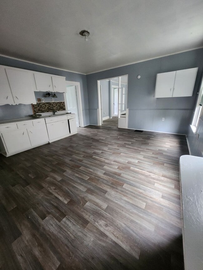 property at 614 E 22nd St