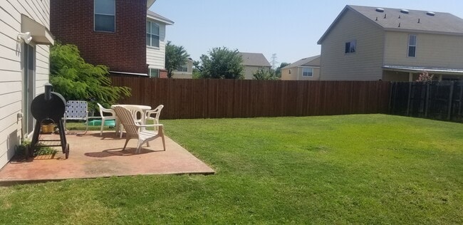 1059 Condor Dr in Grand Prairie, TX - Building Photo - Building Photo