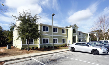 Magnolia Crossing in Pace, FL - Building Photo - Building Photo