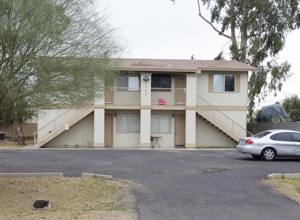 7137 N 66th Ave in Glendale, AZ - Building Photo