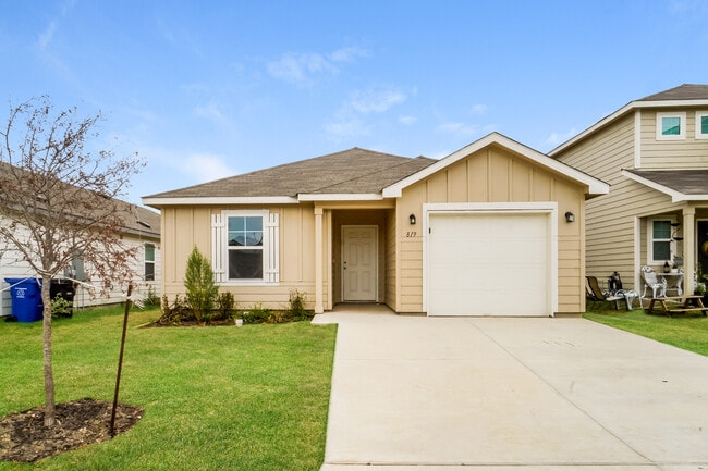property at 819 Retama Pass