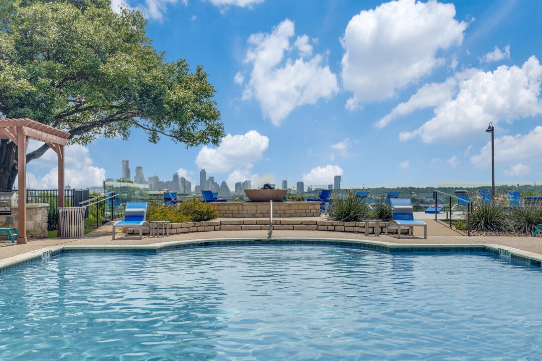 Cliffs at Barton Creek in Austin, TX - Building Photo