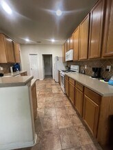 931 N Sky Dr in Houston, TX - Building Photo - Building Photo