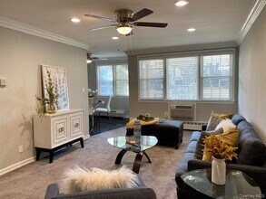 67 Prospect Ave in Hewlett, NY - Building Photo - Building Photo