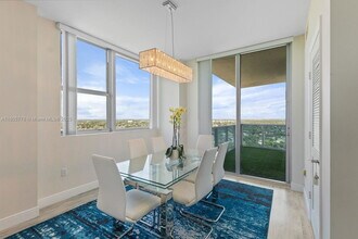 2641 N Flamingo Rd in Plantation, FL - Building Photo - Building Photo