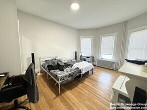 158 Boston St, Unit 2 in Boston, MA - Building Photo - Building Photo