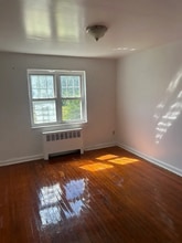 40 Ellington St in Orange, NJ - Foto de edificio - Building Photo