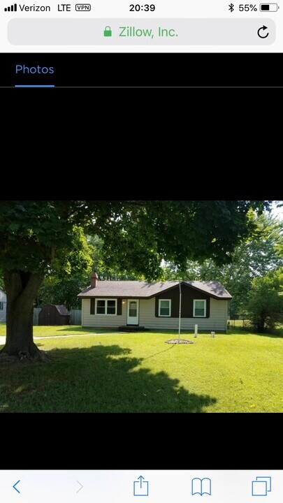 1133 Beverly Ct in Benton Harbor, MI - Building Photo