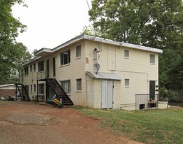 1545 SW Langston Ave in Atlanta, GA - Building Photo