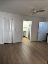 2417 W Gray St, Unit AUCMQM in Tampa, FL - Building Photo - Building Photo