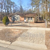 401 Hickory Ave in Sanford, NC - Building Photo