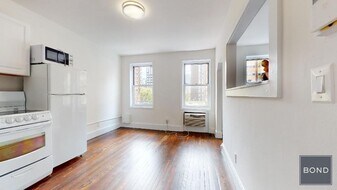 455 2nd Ave in New York, NY - Building Photo