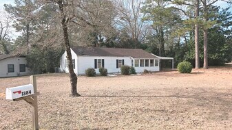 1384 Aldrich St NE in Aiken, SC - Building Photo