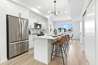 7462 Klapstein Cres SW, Unit Main Unit in Edmonton, AB - Building Photo - Building Photo