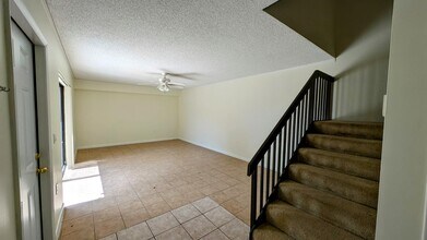 555 Green Springs Pl in West Palm Beach, FL - Building Photo - Building Photo