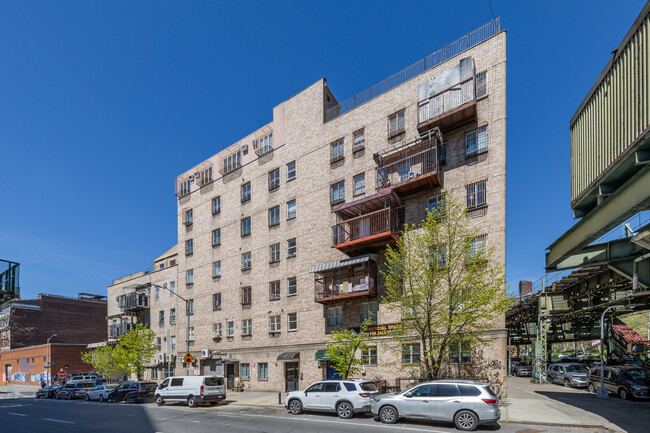 341 Wallabout St in Brooklyn, NY - Building Photo - Building Photo