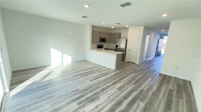 31262 Midnight Sun Wy in Wesley Chapel, FL - Building Photo - Building Photo