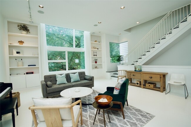 property at 1820 Southmore Blvd