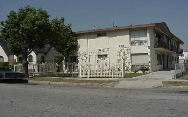 1623 W 80th St in Los Angeles, CA - Building Photo