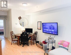 88-88 Carr St in Toronto, ON - Building Photo - Building Photo