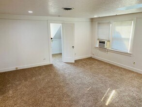 3115 NE Broadway in Portland, OR - Building Photo - Building Photo